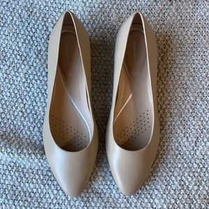 Easy Spirit Caldise Medium Natural Heeled Ballet Flats